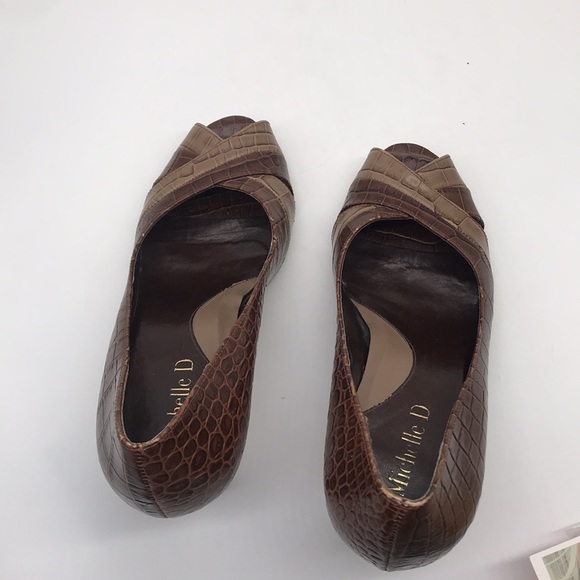 Michelle D Faux Croc/Lizard Pattern High Heels Size 5.5M - Picture 7 of 7